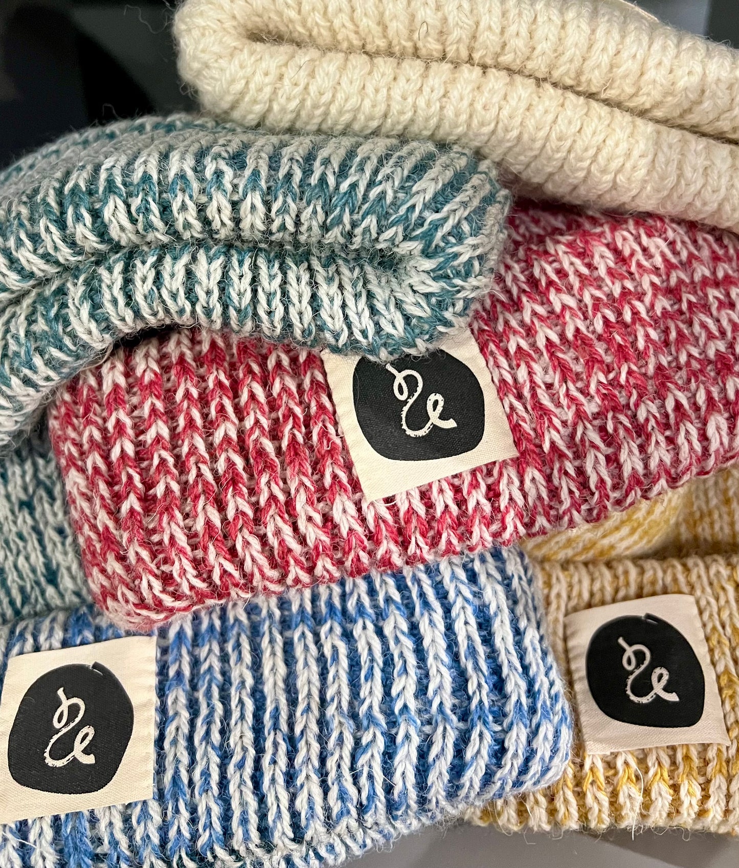 TWL 100% Cheviot knitted ribbed hat